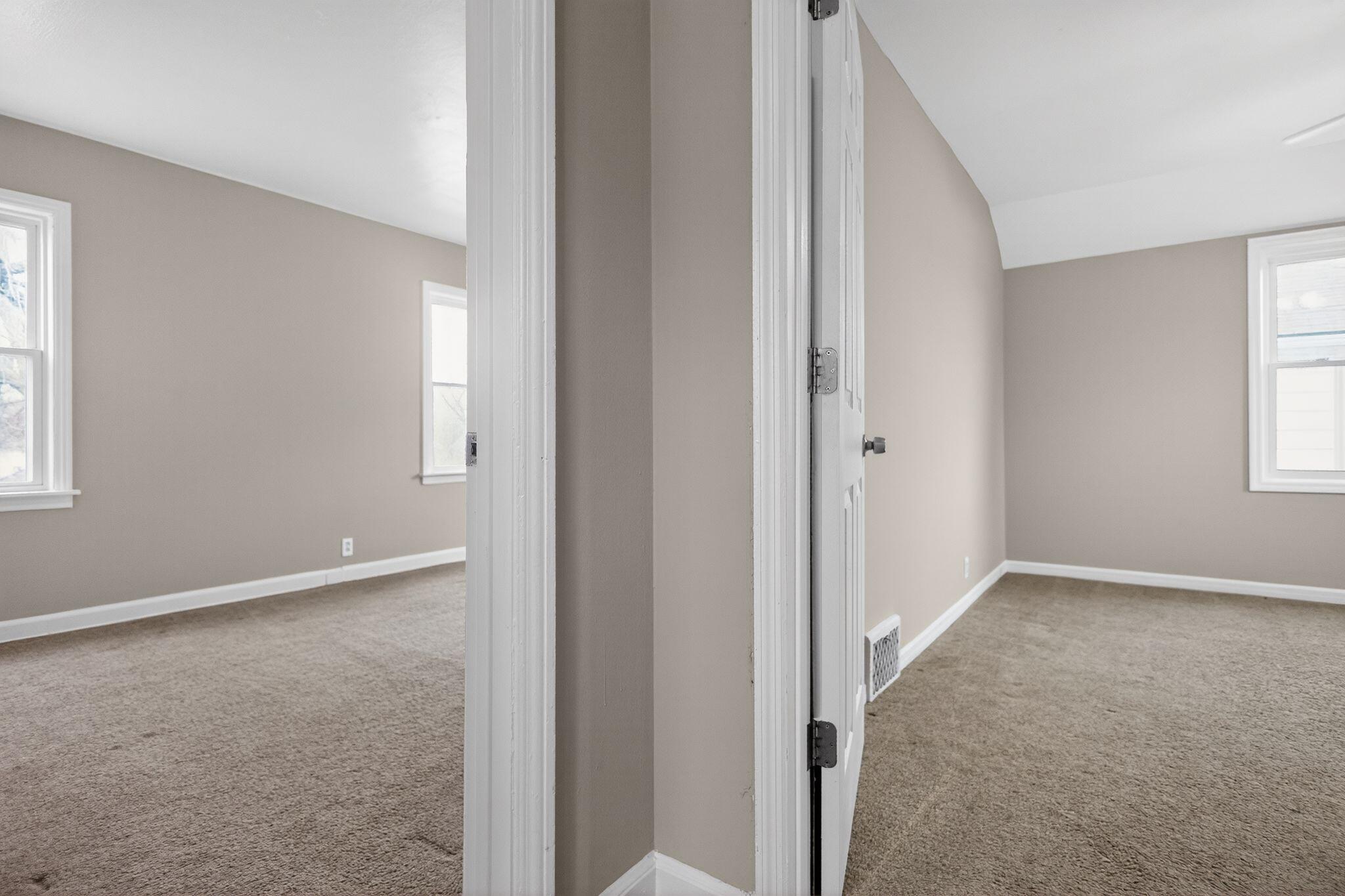 4332 North 15th Street Milwaukee, WI 53209 - Photo 12 of 34 07_4332_N_15th_St_Milwaukee_WI_53209-Liv