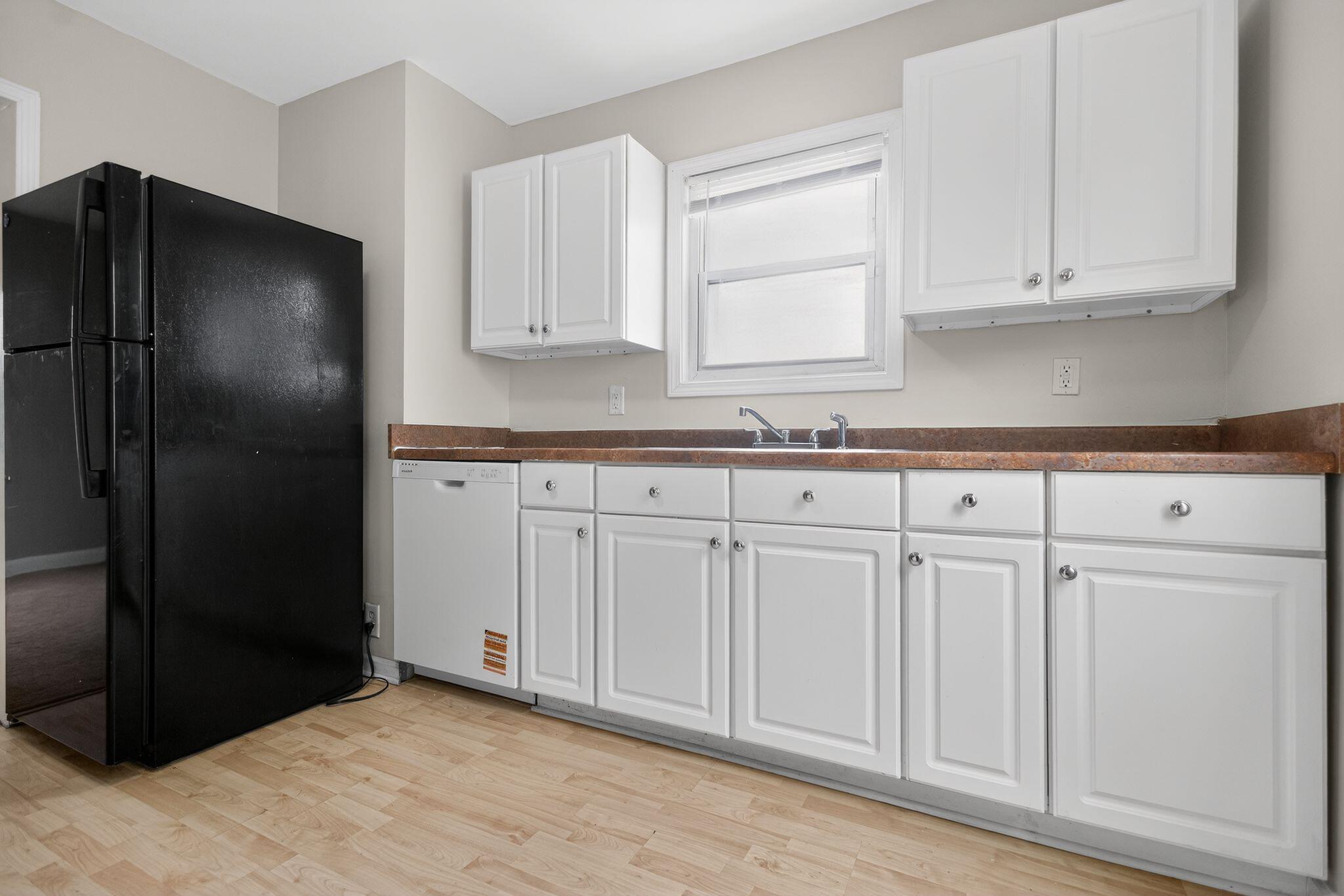 4332 North 15th Street Milwaukee, WI 53209 - Photo 13 of 34 15_4332_N_15th_St_Milwaukee_WI_53209-Kit