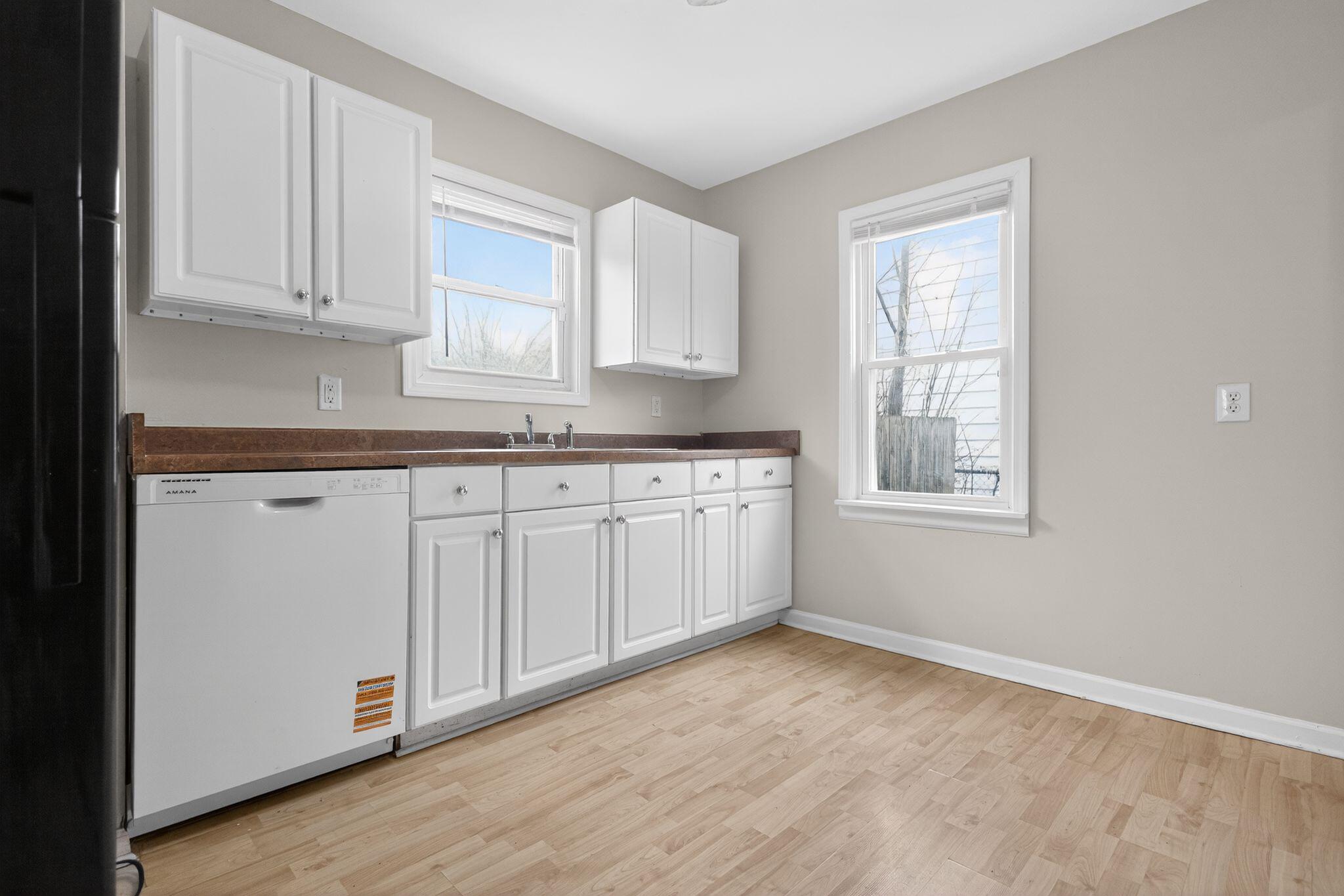 4332 North 15th Street Milwaukee, WI 53209 - Photo 16 of 34 18_4332_N_15th_St_Milwaukee_WI_53209-Kit