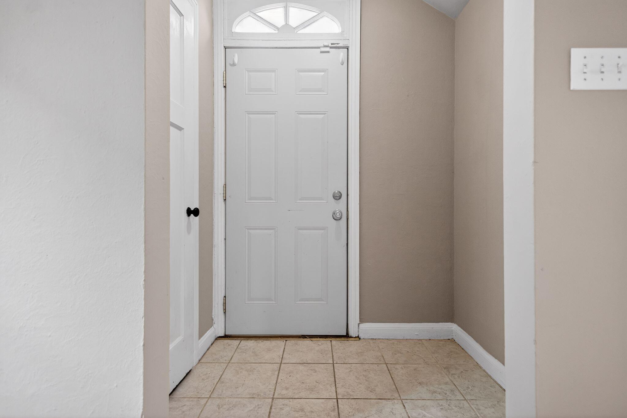 4332 North 15th Street Milwaukee, WI 53209 - Photo 2 of 34 05_4332_N_15th_St_Milwaukee_WI_53209-Foy