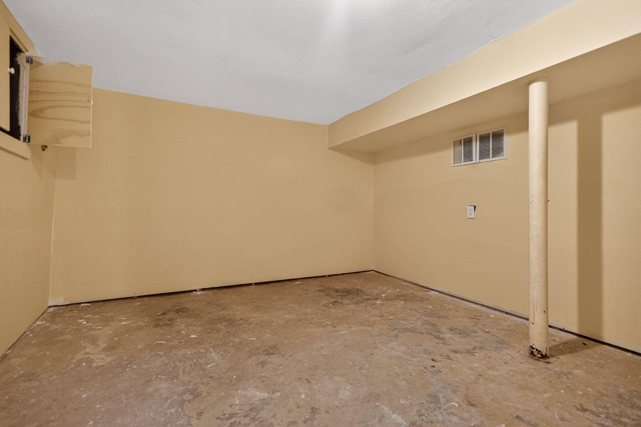 4332 North 15th Street Milwaukee, WI 53209 - Photo 27 of 34 30_4332_N_15th_St_Milwaukee_WI_53209-Oth