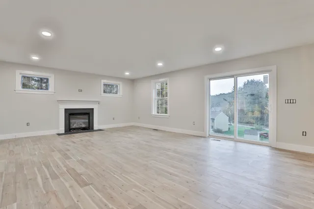 $699,900 | 131 Badger Hill Drive, Milford, NH 03055