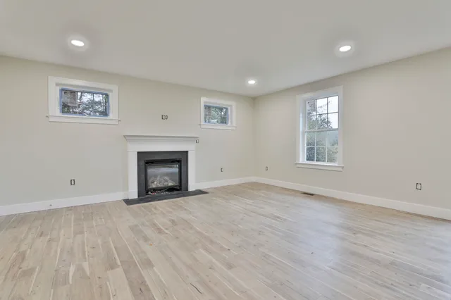 $699,900 | 131 Badger Hill Drive, Milford, NH 03055