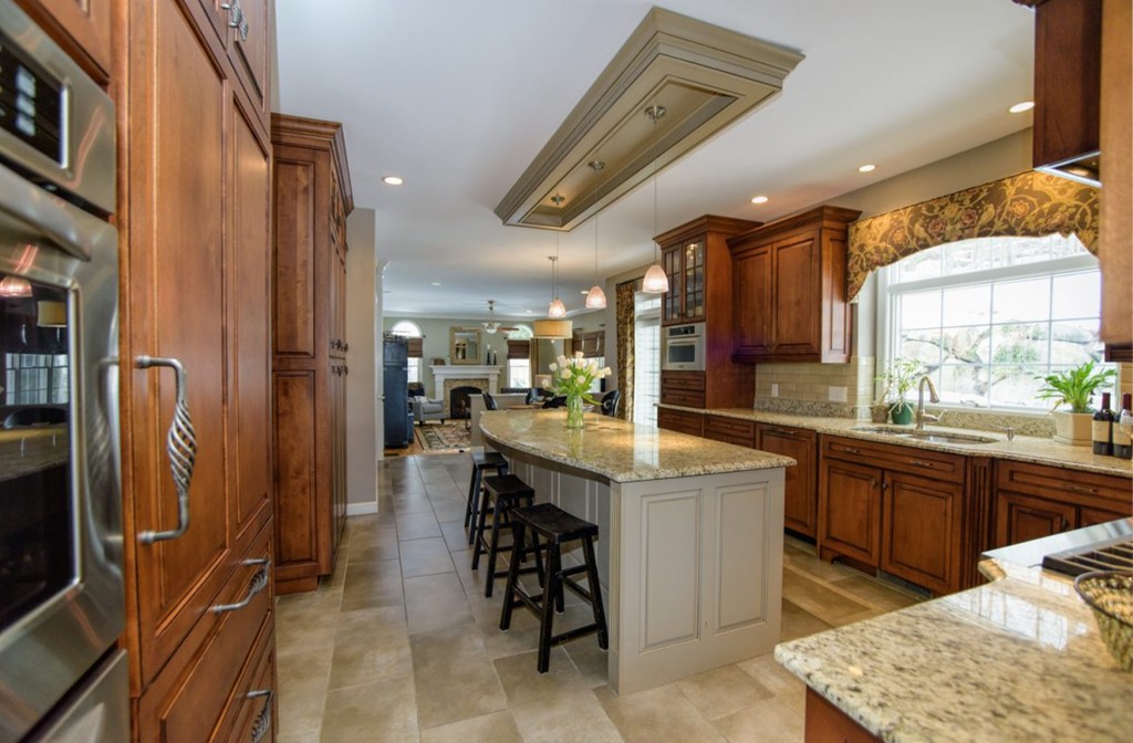 3 Lancelot Road Shrewsbury, MA 01545 - Photo 4 of 30 Gallery Image 4