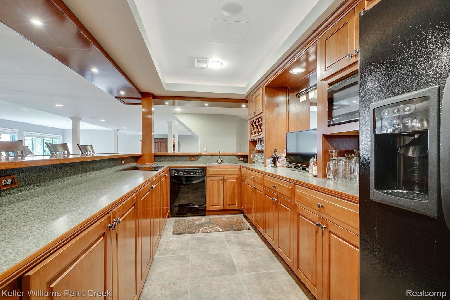 550 Springview Drive Rochester, MI 48307 - Photo 44 of 55 dsc00527-dsc00529.jpg