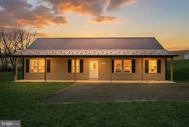 $394,500 | 10620 Enfield Road, Felton, PA 17322