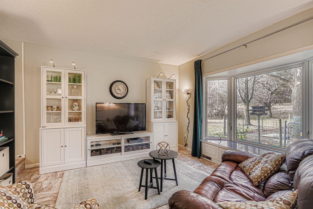 21581 Creekside Circle Prior Lake, MN 55372 - Photo 3 of 24