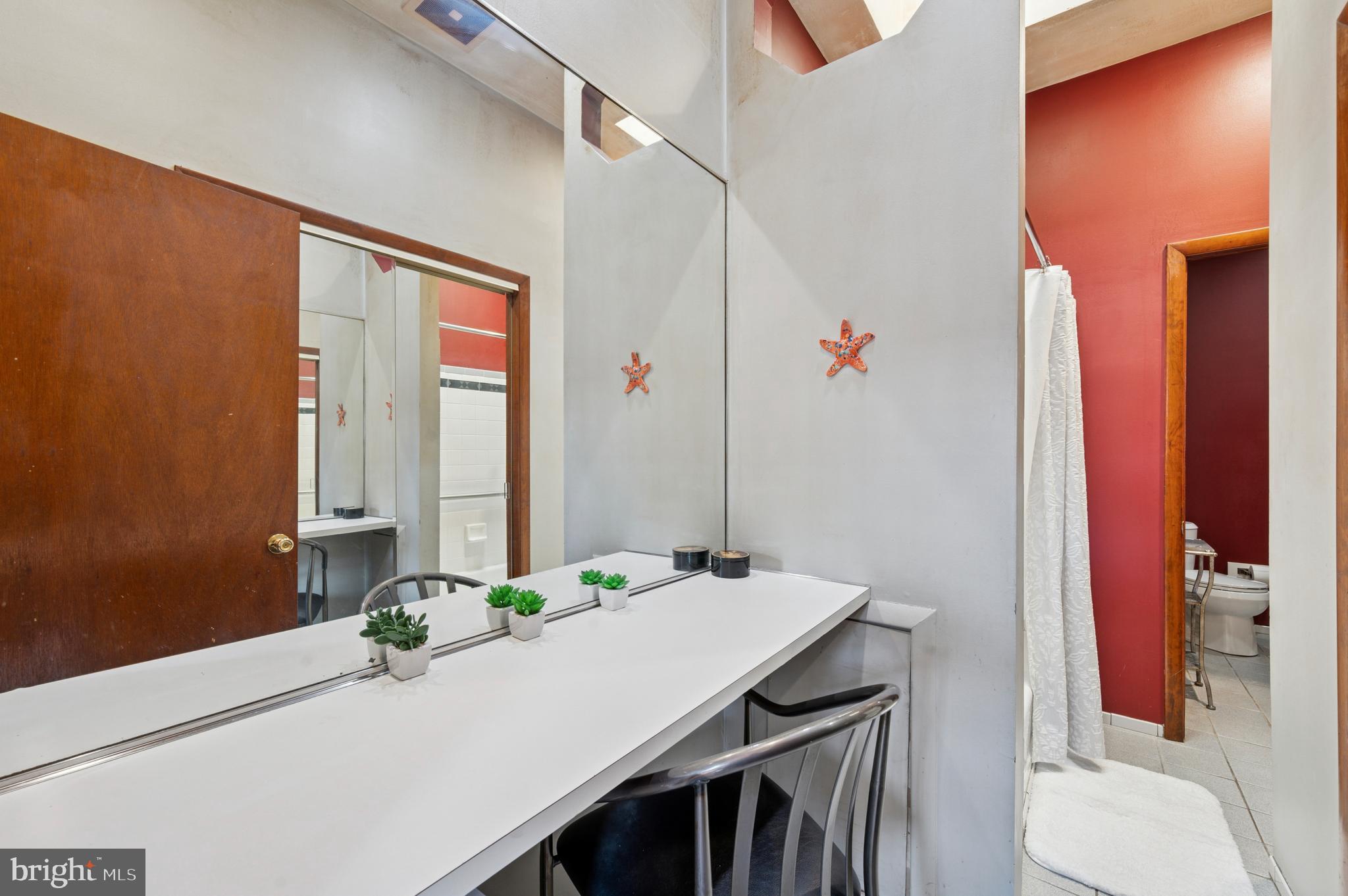 2325 South Lambert Street Philadelphia, PA 19145 - Photo 14 of 15 Gallery Image 14