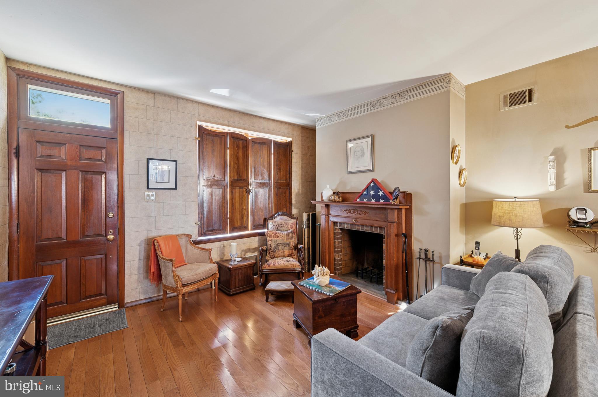2325 South Lambert Street Philadelphia, PA 19145 - Photo 4 of 15 Gallery Image 4