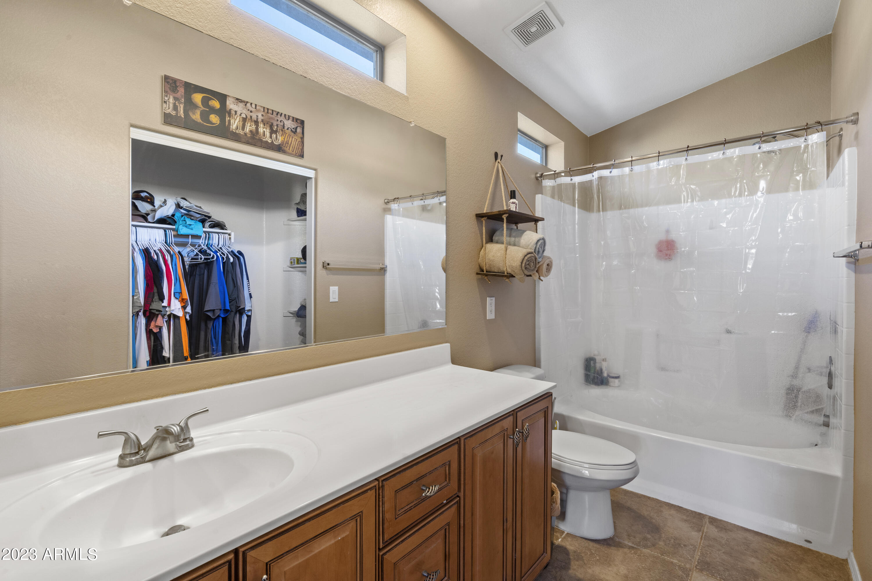 2725 East Mine Creek Road, Unit 2058 Phoenix, AZ 85024 - Photo 7 of 12 16-Primary Bathroom