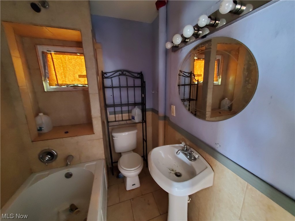 2817 Deforest Road Southeast Warren, OH 44484 - Photo 5 of 11 Gallery Image 5