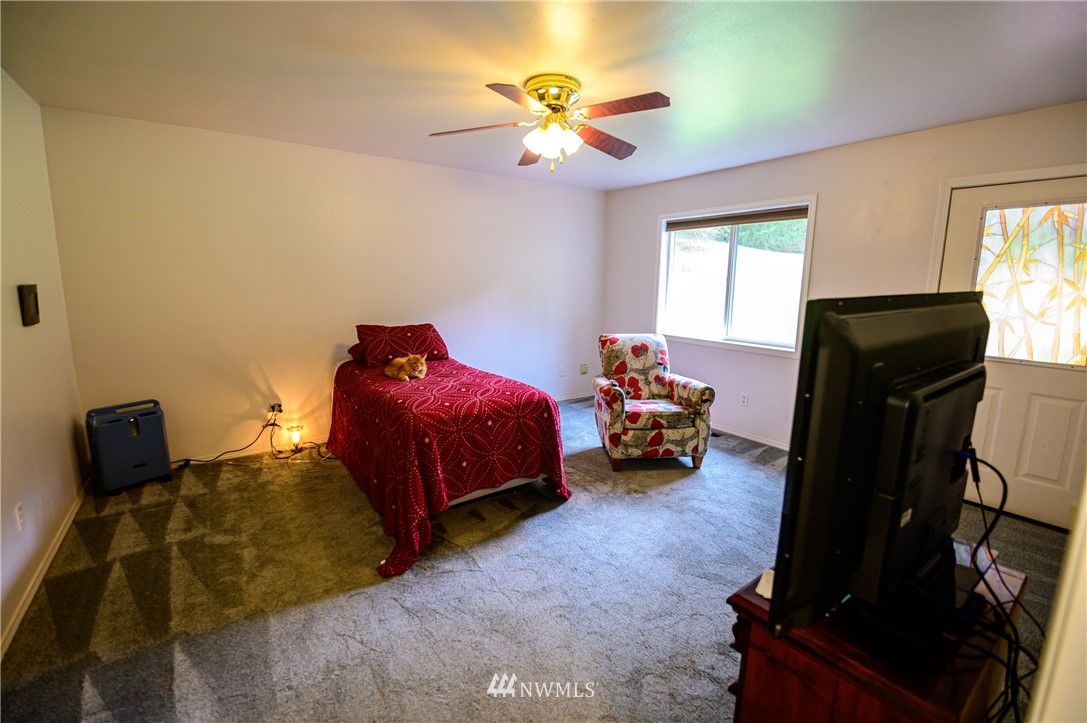 240 Brown Road East Chehalis, WA 98532 - Photo 11 of 17