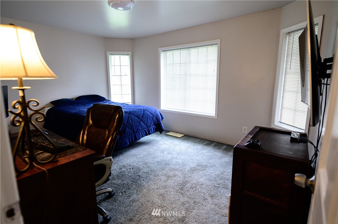 240 Brown Road East Chehalis, WA 98532 - Photo 14 of 17