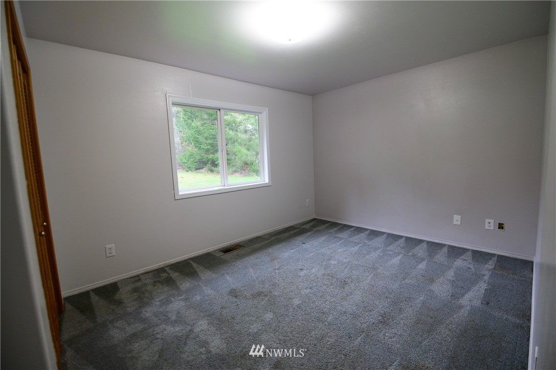 240 Brown Road East Chehalis, WA 98532 - Photo 15 of 17