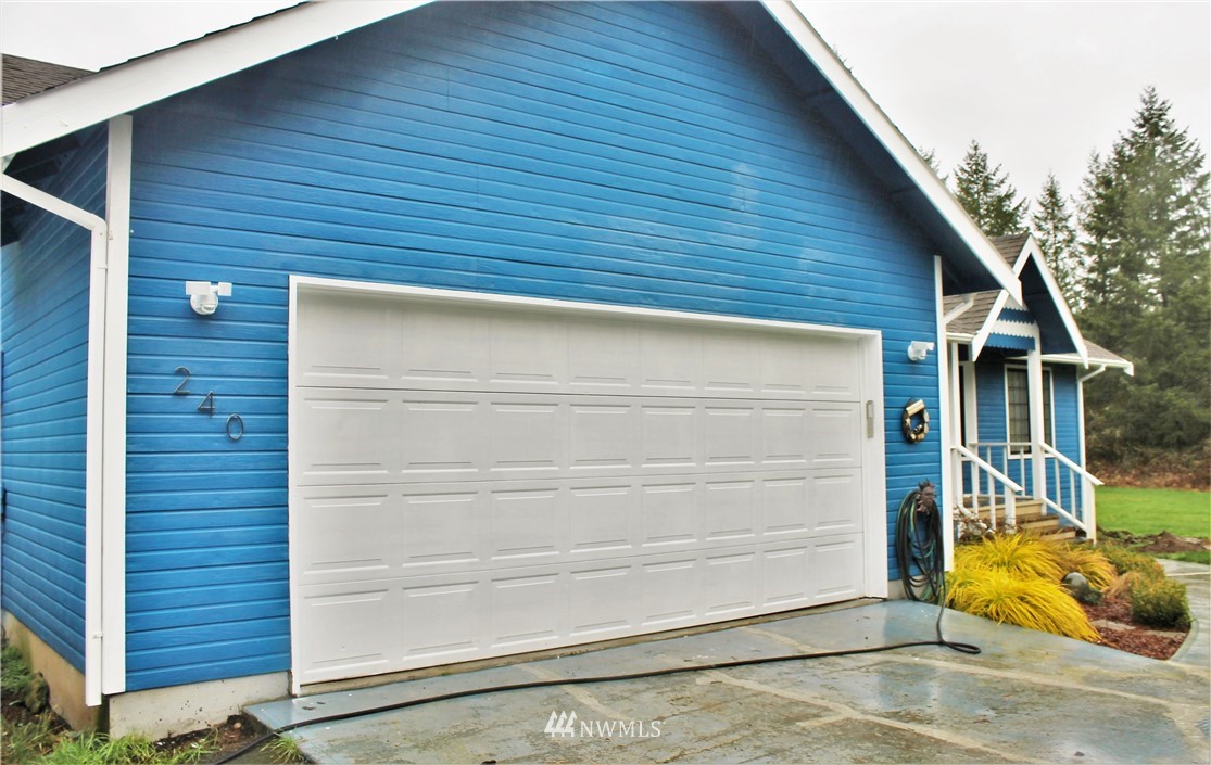 240 Brown Road East Chehalis, WA 98532 - Photo 3 of 17