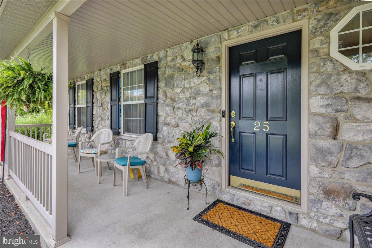 25 Thymebrook Drive Reading, PA 19606 - Photo 2 of 31