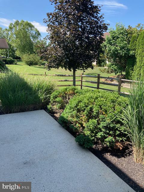 25 Thymebrook Drive Reading, PA 19606 - Photo 3 of 31