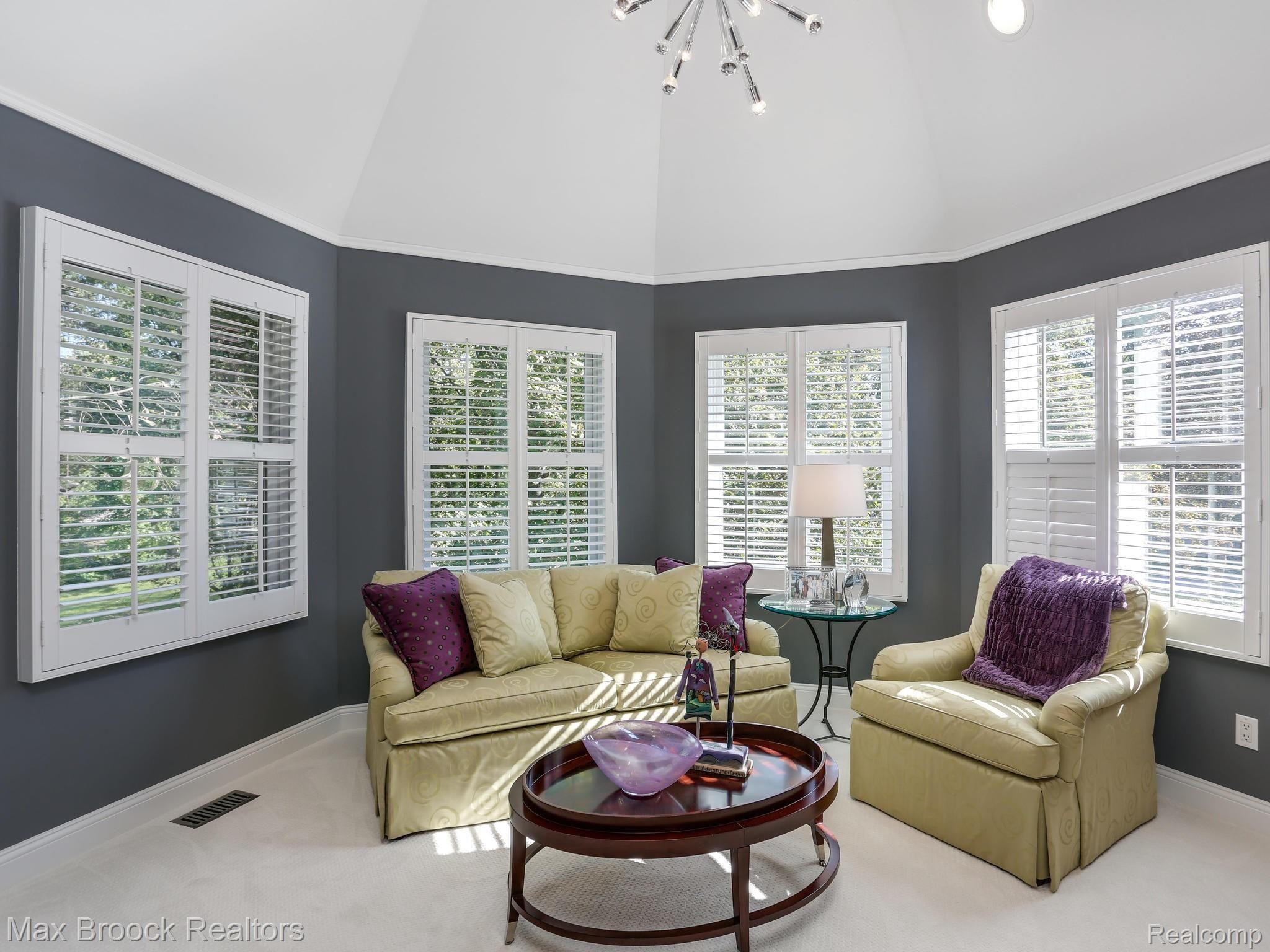 1048 Southfield Road Birmingham, MI 48009 - Photo 26 of 47 Master sitting area