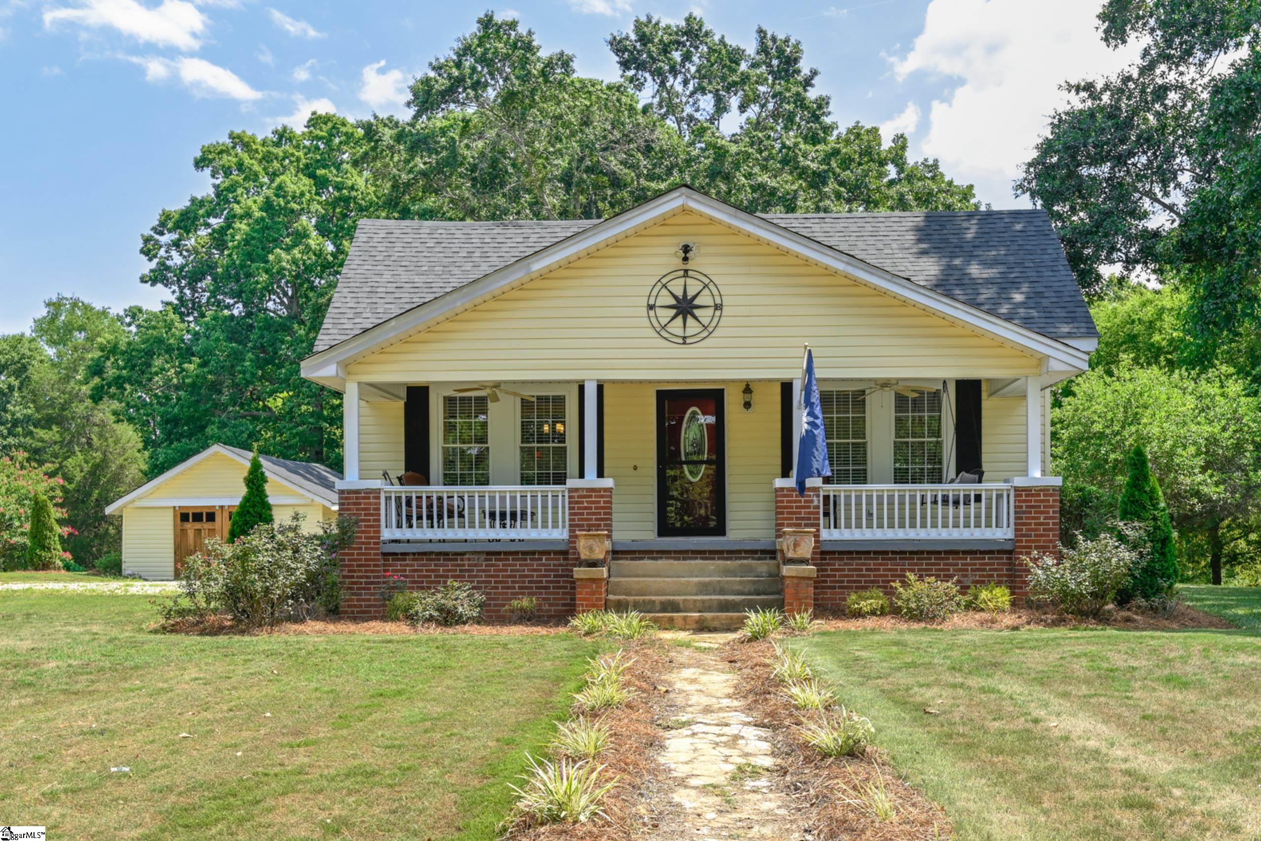 1611 East Georgia Road Woodruff, SC 29388 - Photo 2 of 21