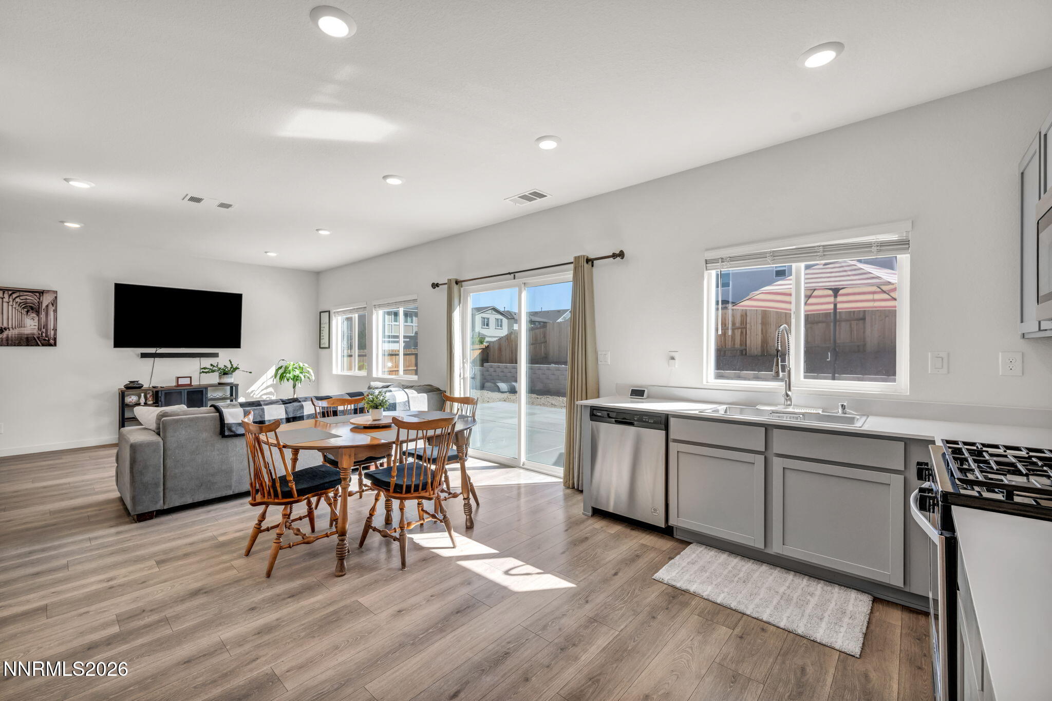 8830 Gazing Star Drive Reno, NV 89506 - Photo 13 of 42 61-web-or-mls-8830-gazing-star-dr