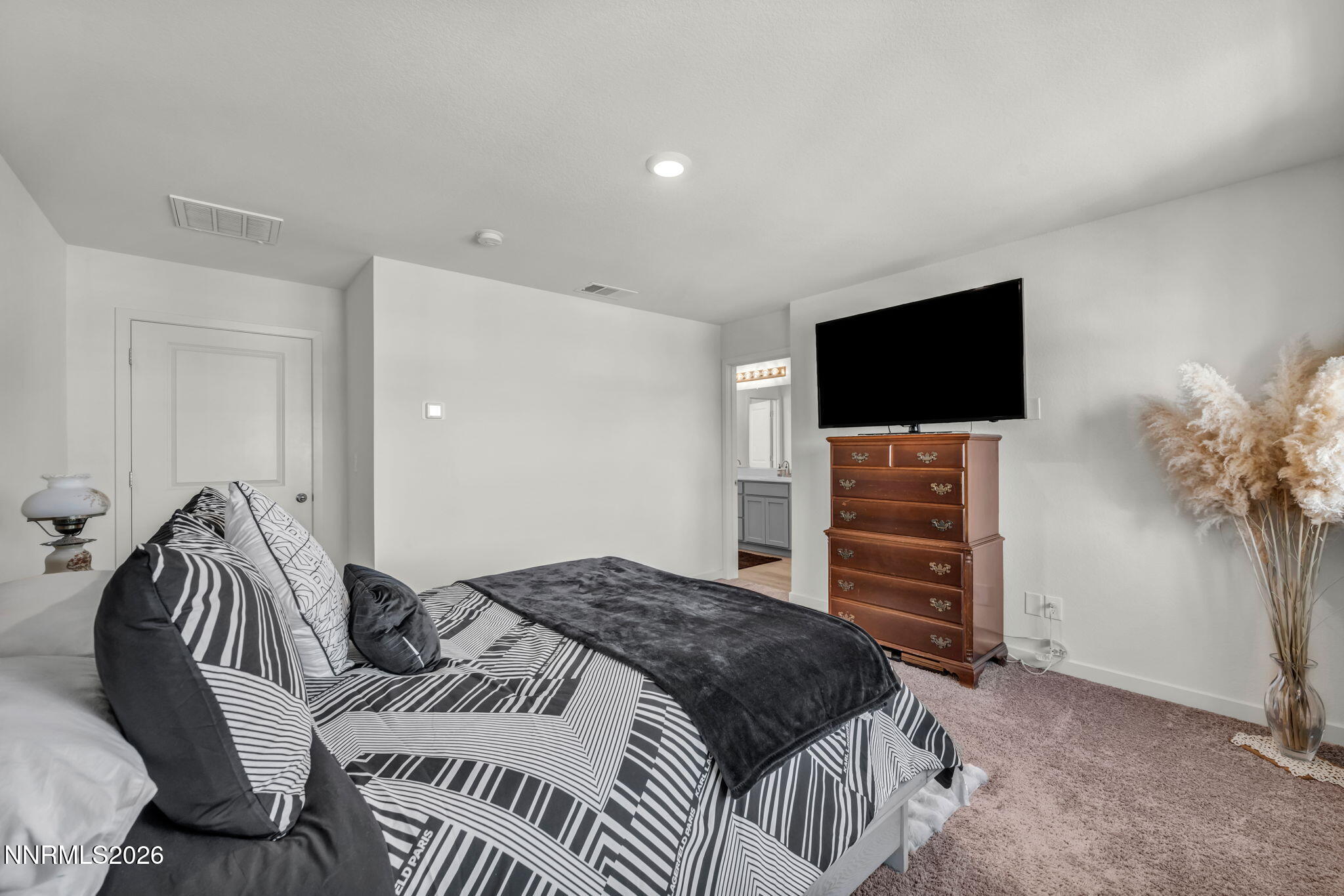 8830 Gazing Star Drive Reno, NV 89506 - Photo 22 of 42 44-web-or-mls-8830-gazing-star-dr