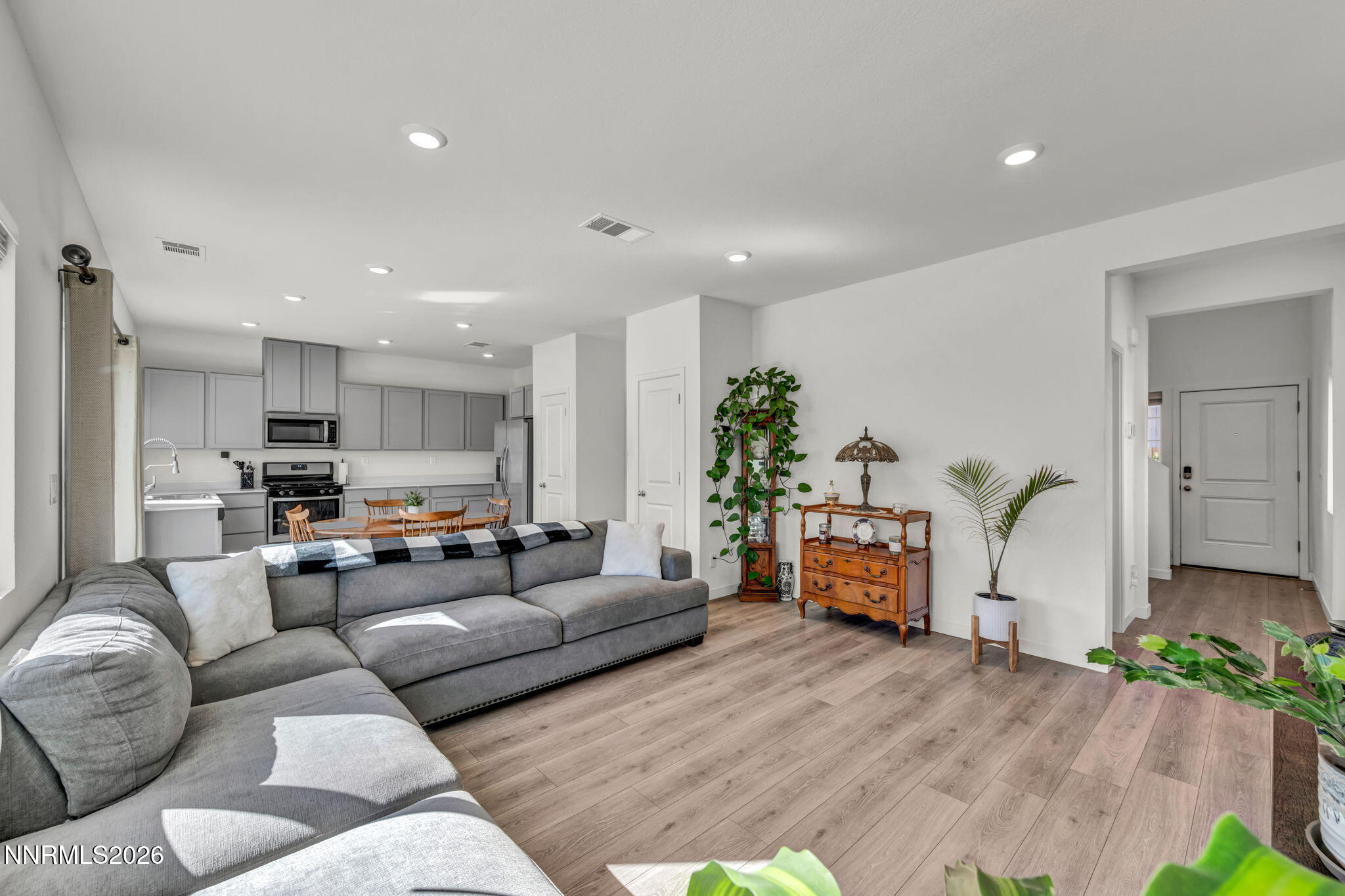 8830 Gazing Star Drive Reno, NV 89506 - Photo 5 of 42 73-web-or-mls-8830-gazing-star-dr