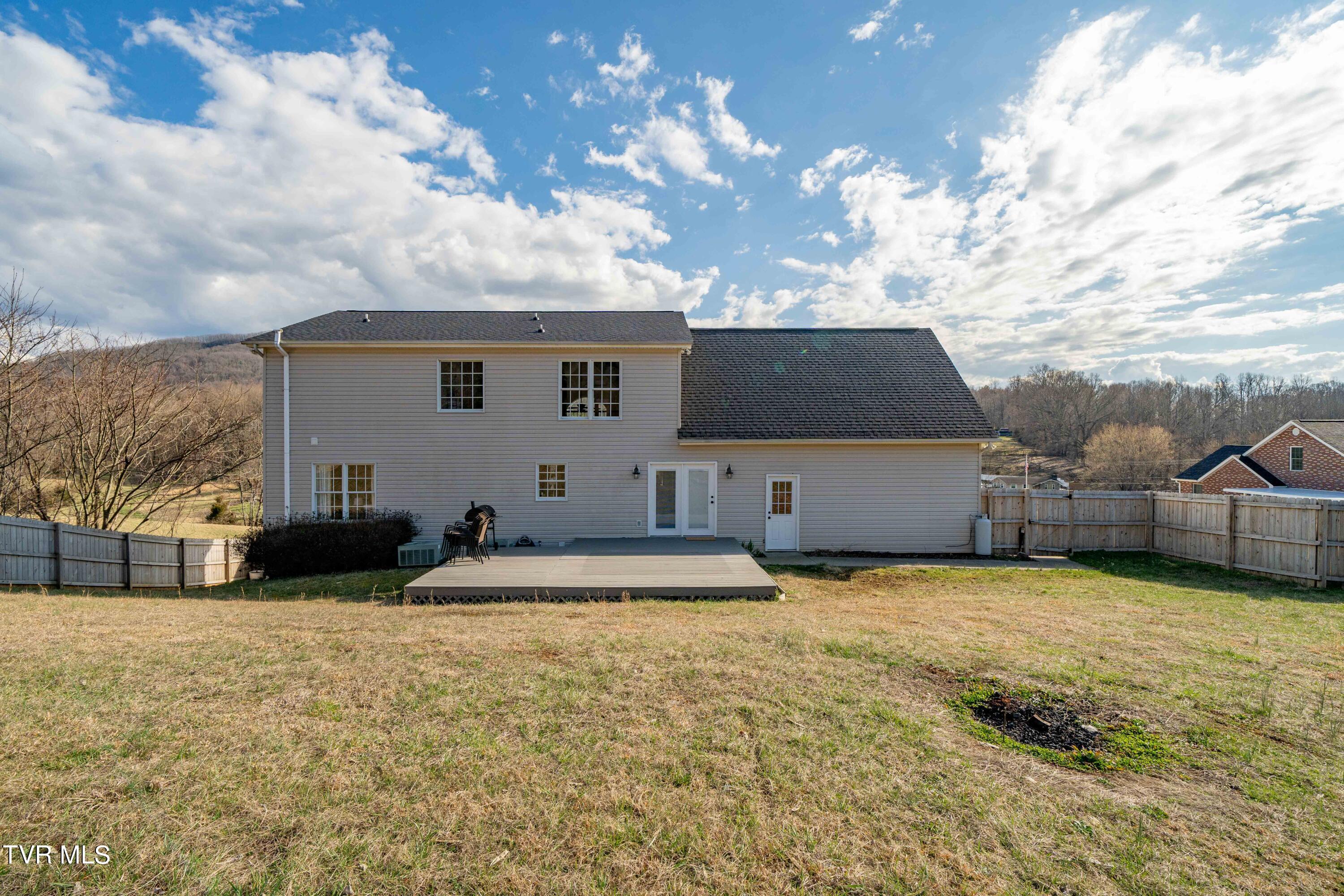 2500 Cherokee Road Johnson City, TN 37604 - Photo 11 of 15 2500 CHEROKEE RD (17 of 59)