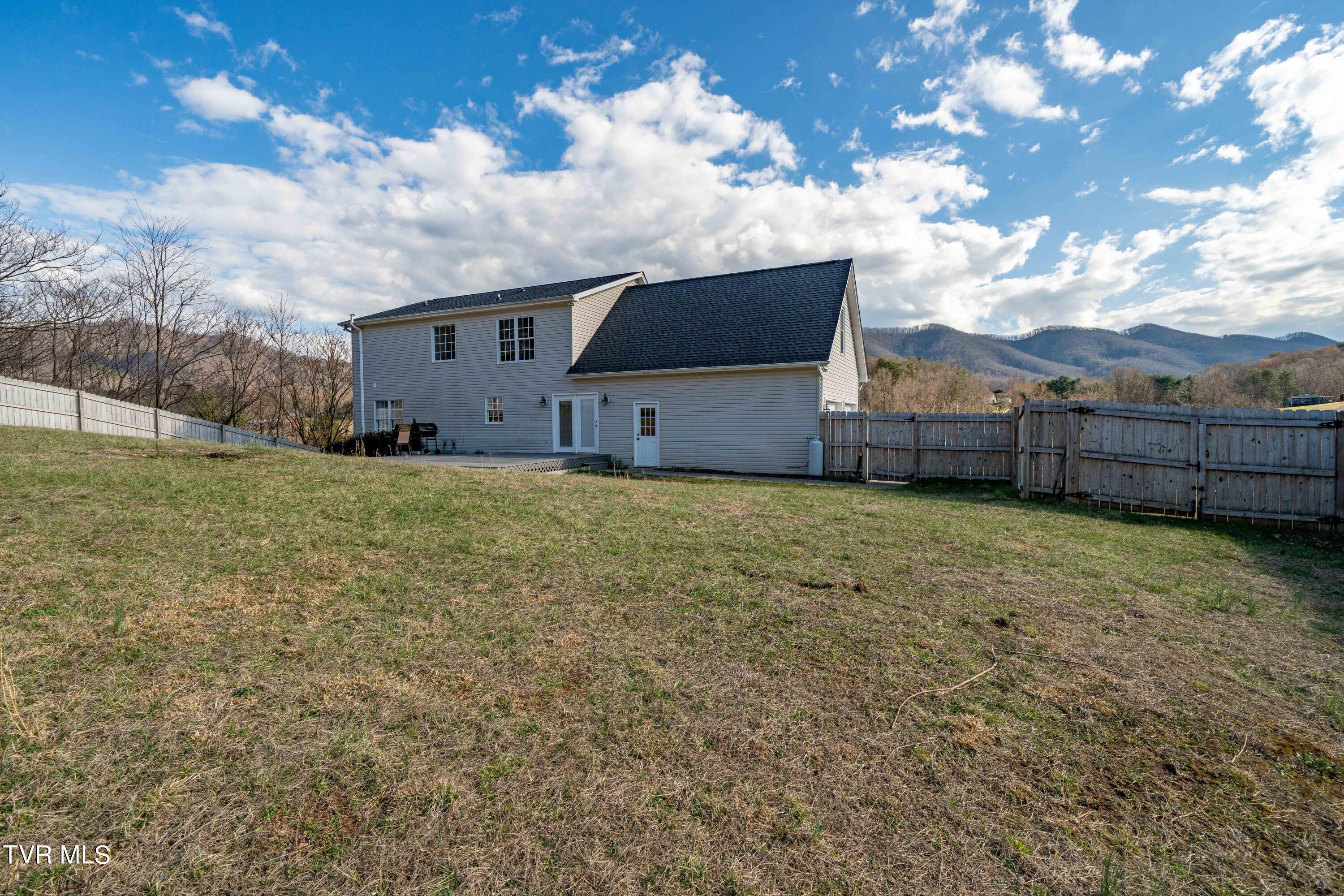 2500 Cherokee Road Johnson City, TN 37604 - Photo 12 of 15 2500 CHEROKEE RD (16 of 59)