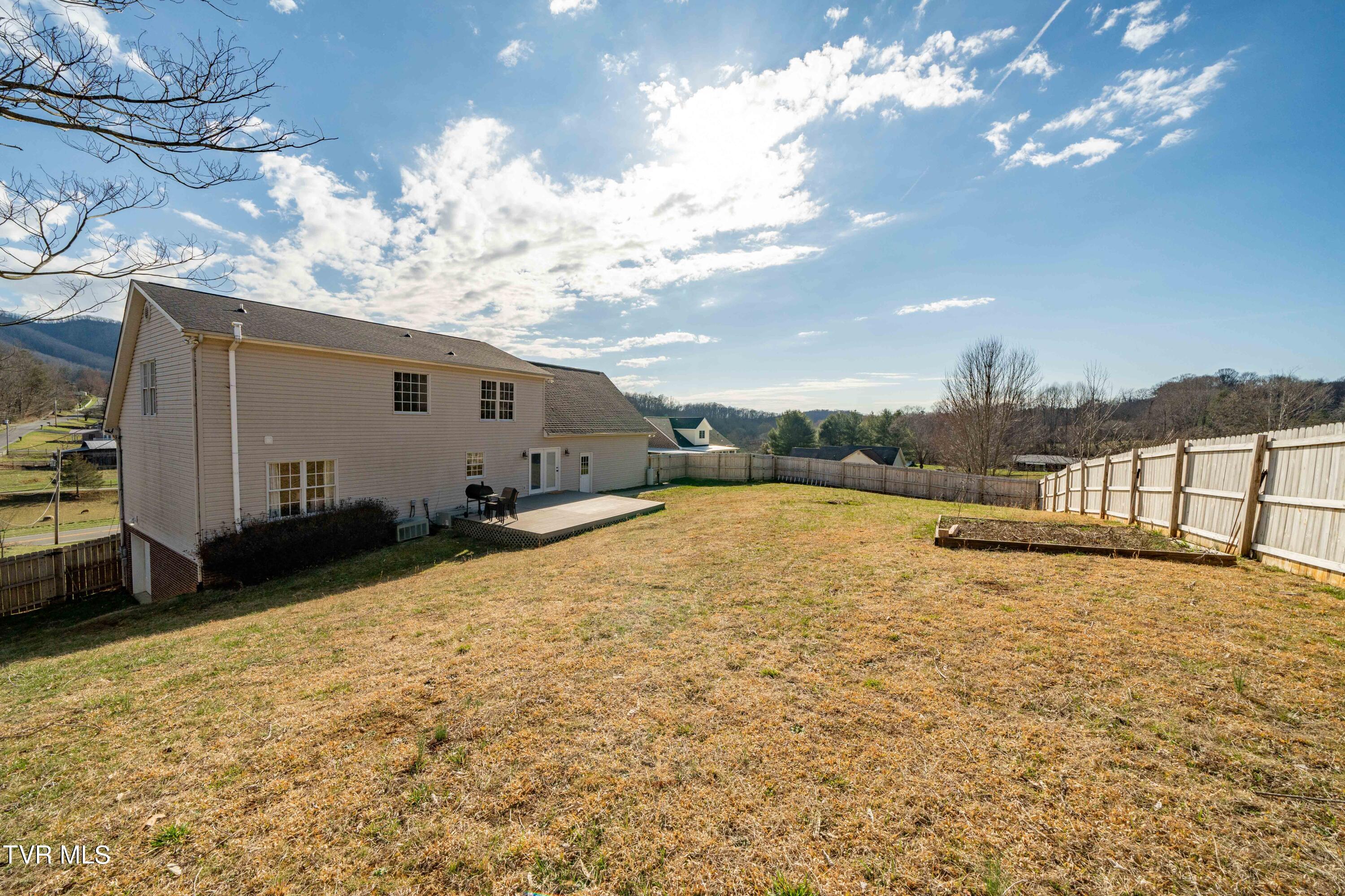 2500 Cherokee Road Johnson City, TN 37604 - Photo 13 of 15 2500 CHEROKEE RD (18 of 59)