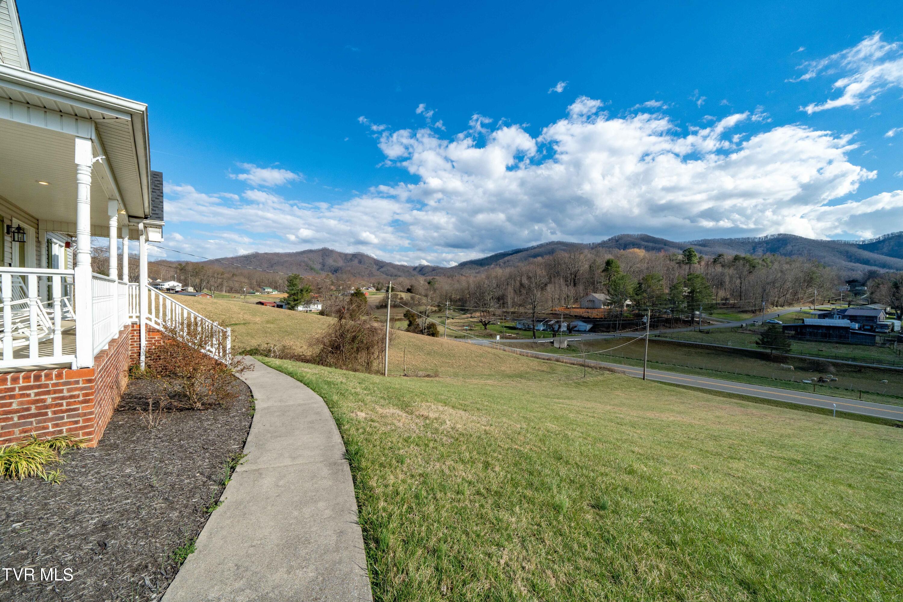 2500 Cherokee Road Johnson City, TN 37604 - Photo 3 of 15 2500 CHEROKEE RD (6 of 59)