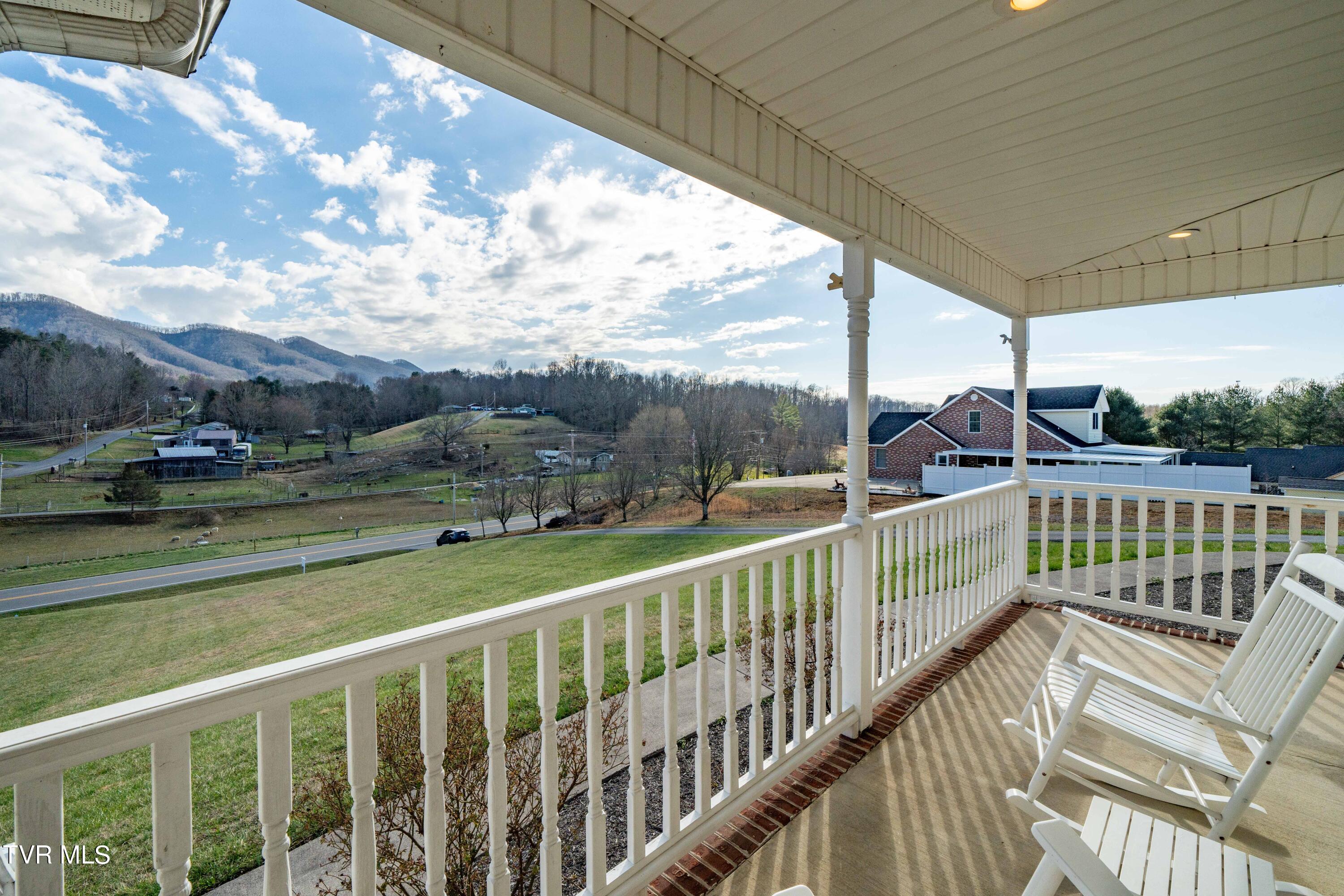 2500 Cherokee Road Johnson City, TN 37604 - Photo 6 of 15 2500 CHEROKEE RD (10 of 59)