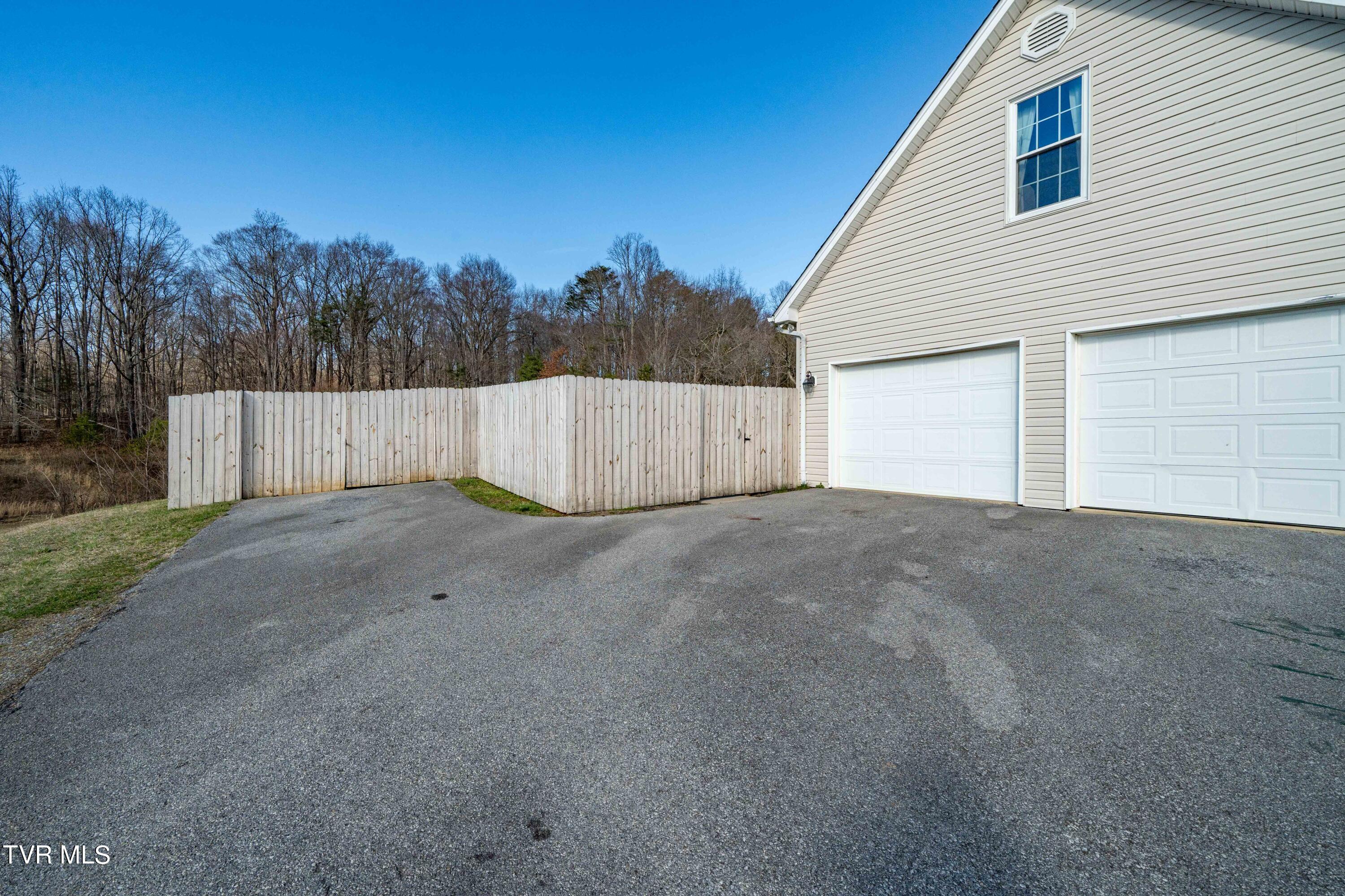 2500 Cherokee Road Johnson City, TN 37604 - Photo 9 of 15 2500 CHEROKEE RD (13 of 59)