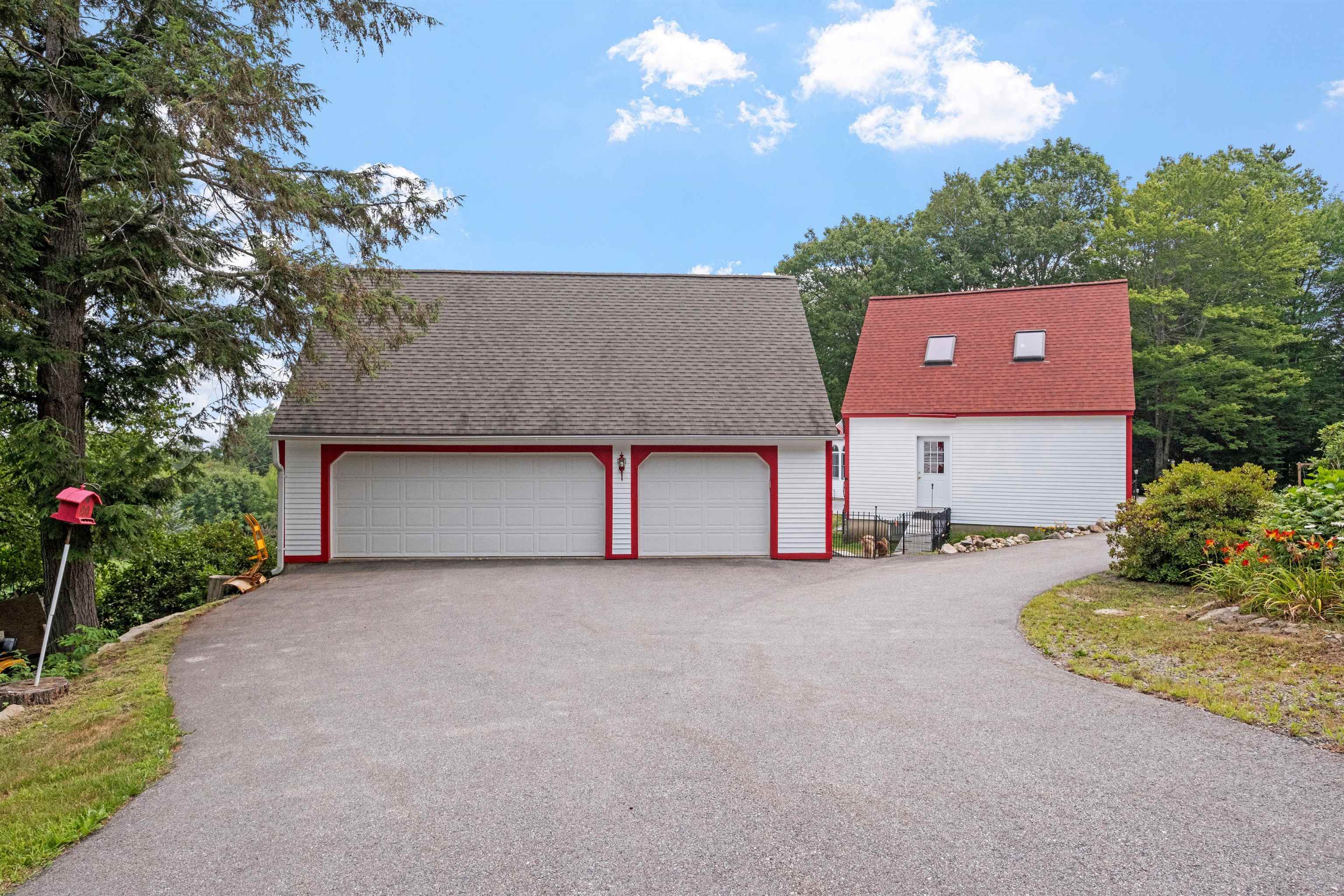 105 Juniper Ridge Road Gilford, NH 03249 - Photo 5 of 57