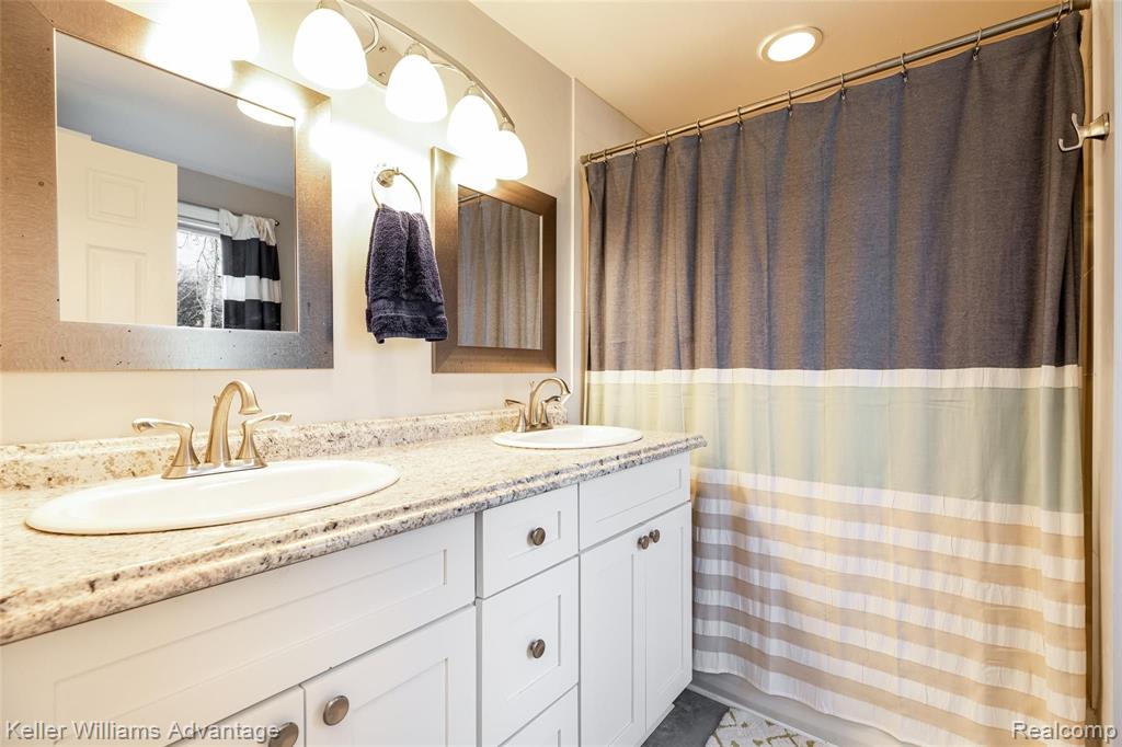 14044 Greenview Road Detroit, MI 48223 - Photo 14 of 28
