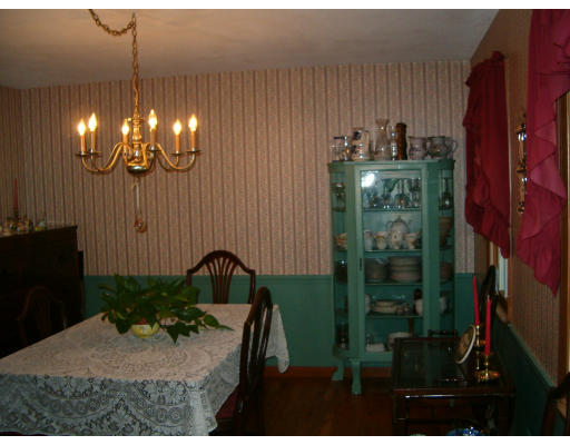 132 Farmington Road Amherst, MA 01002 - Photo 5 of 5 Gallery Image 5