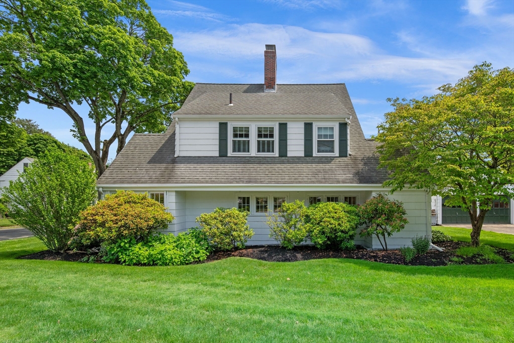 10 Charlotte Road Marblehead, MA 01945 - Photo 3 of 30