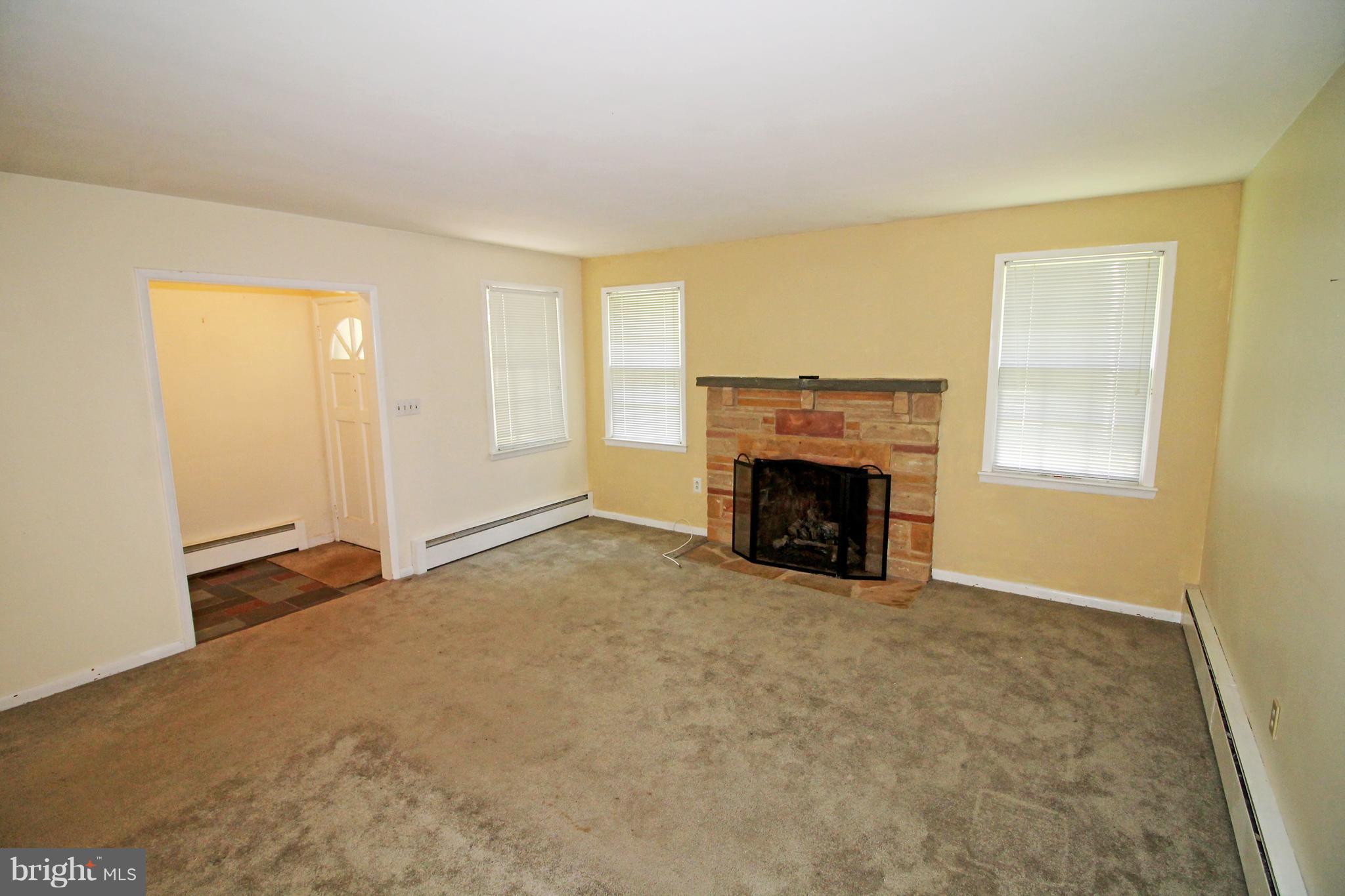 34 Cedarhill Road Randallstown, MD 21133 - Photo 2 of 30 Living Room