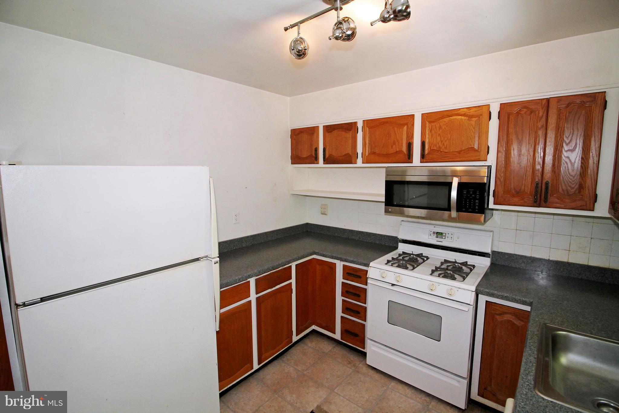 34 Cedarhill Road Randallstown, MD 21133 - Photo 8 of 30 Kitchen