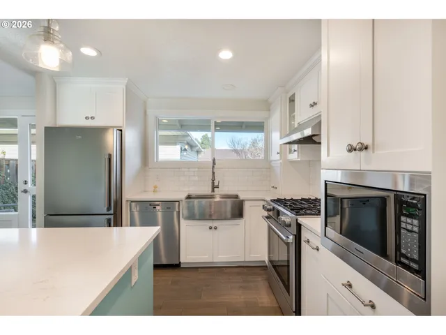 $315,000 | 5165 Southwest Normandy Place, Beaverton, OR 97005