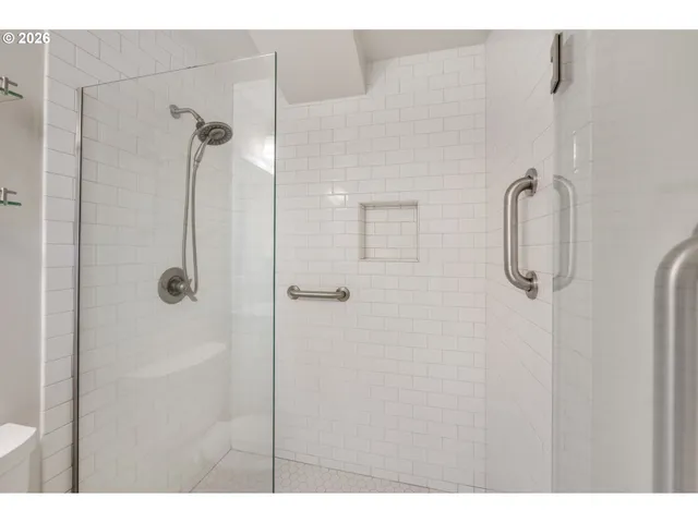 $315,000 | 5165 Southwest Normandy Place, Beaverton, OR 97005