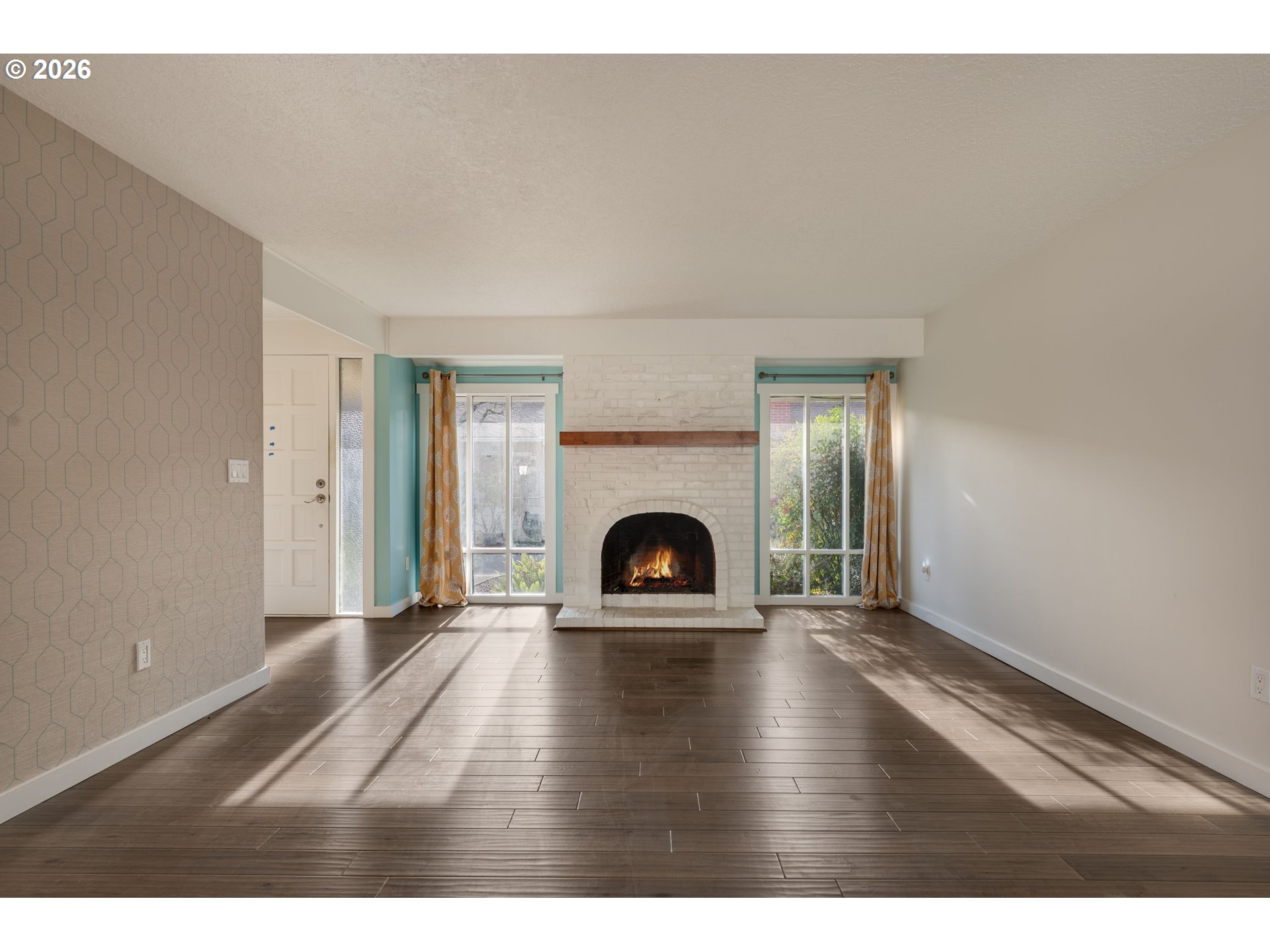 5165 Southwest Normandy Place Beaverton, OR 97005 - Photo 5 of 47 Living Room
