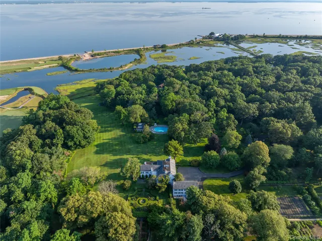 $12,950,000 | 10 Lands End Road, Locust Valley, NY 11560