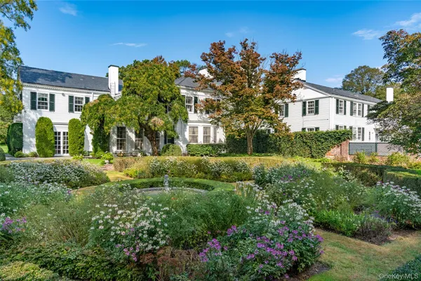 $11,750,000 | 10 Lands End Road, Locust Valley, NY 11560
