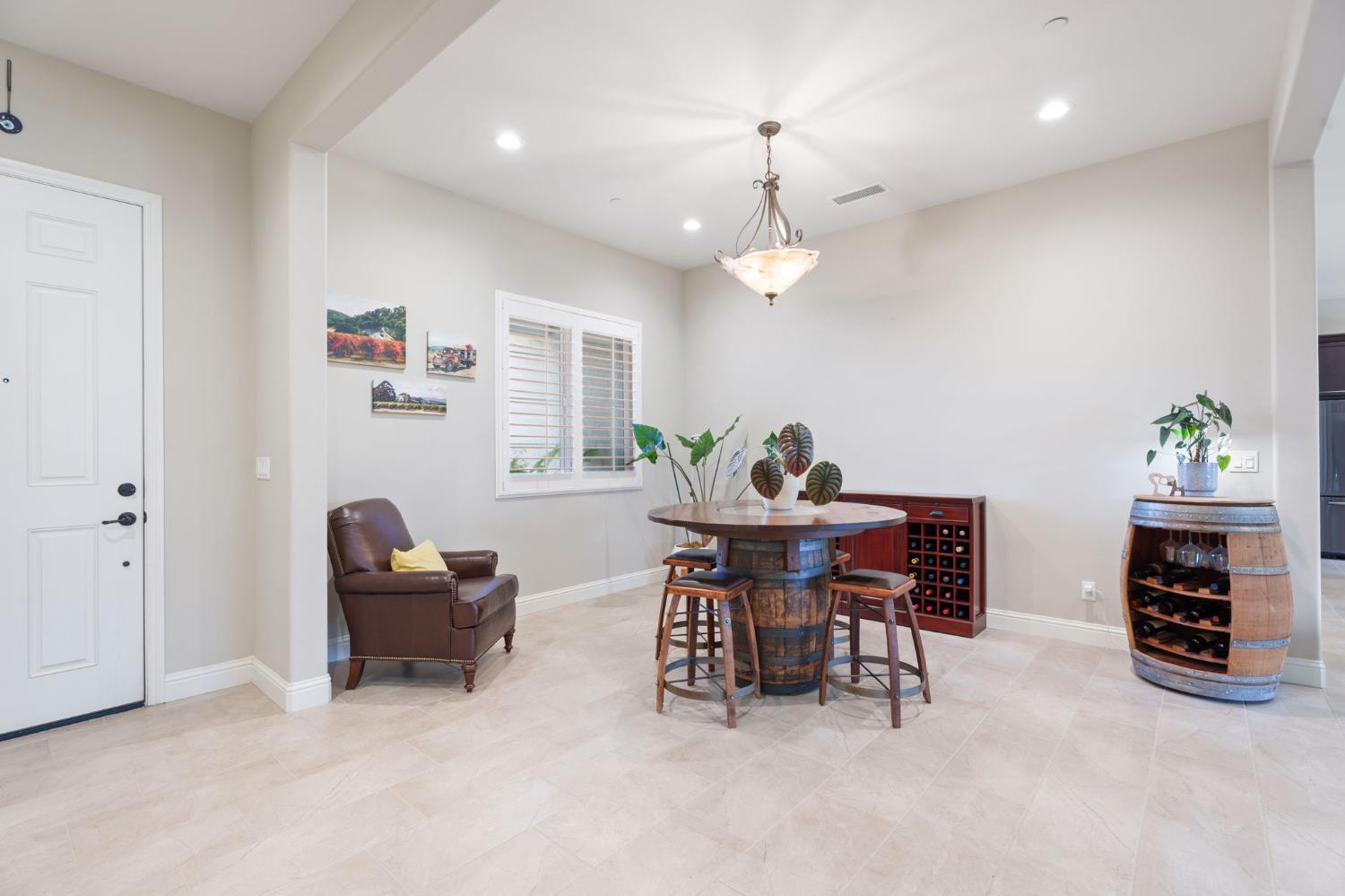 822 Overstone Avenue Madera, CA 93636 - Photo 10 of 54