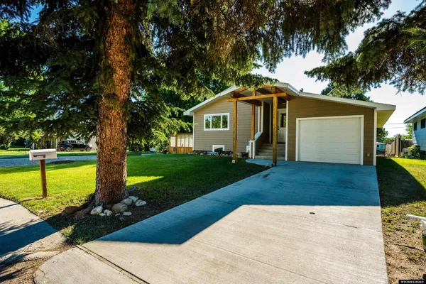 $498,000 | 735 North Carrington Avenue, Buffalo, WY 82834