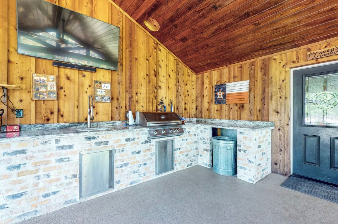 30819 Quinn Road Tomball, TX 77375 - Photo 25 of 30 Large outdoor kitchen