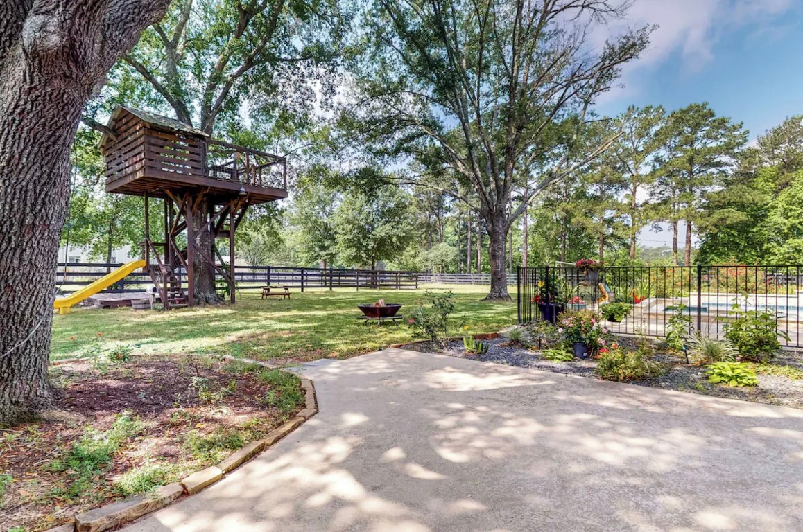30819 Quinn Road Tomball, TX 77375 - Photo 27 of 30 Treehouse!