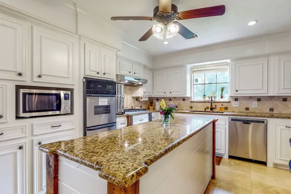 $695,000 | 30819 Quinn Road, Tomball, TX 77375