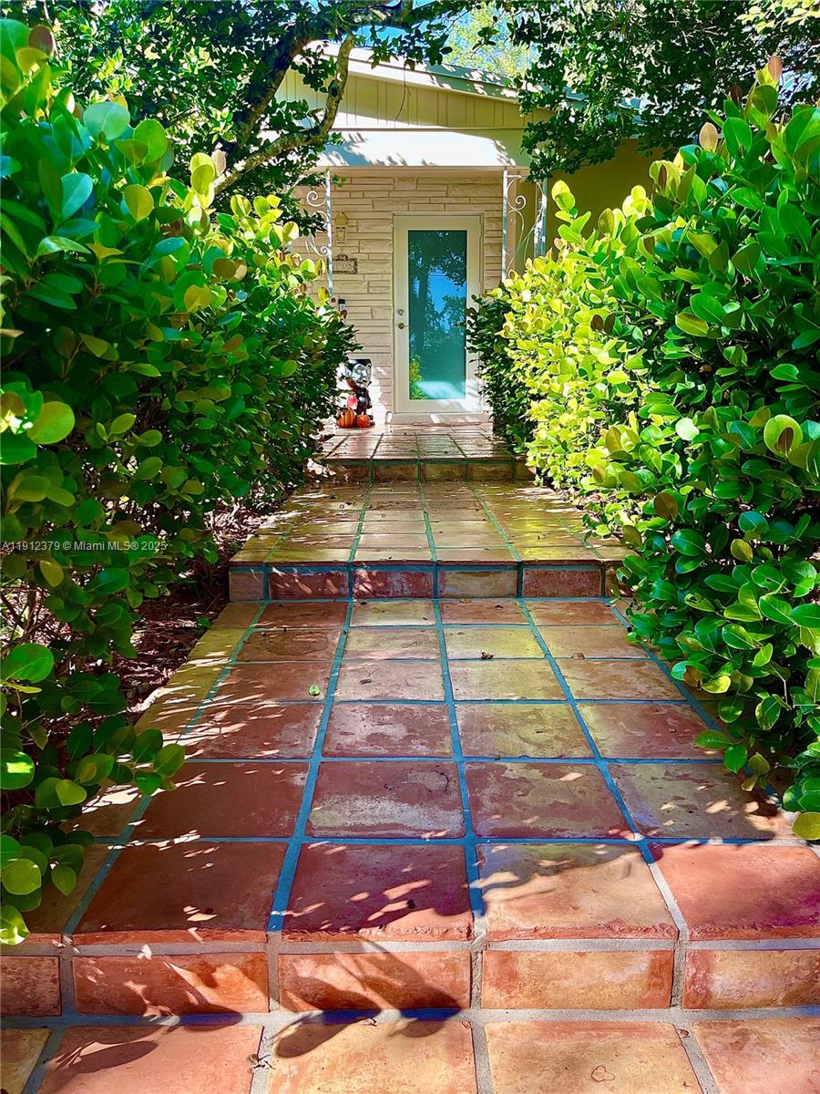 7305 Southwest 132nd Street Pinecrest, FL 33156 - Photo 2 of 13