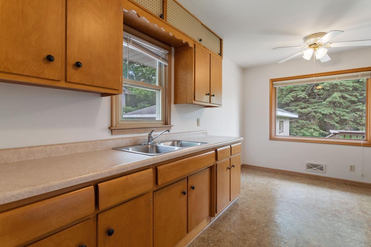 1292 County B Road West Roseville, MN 55113 - Photo 17 of 25